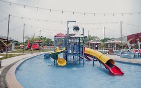 Reddoorz Premium @ Dna Fun Zone Pekanbaru